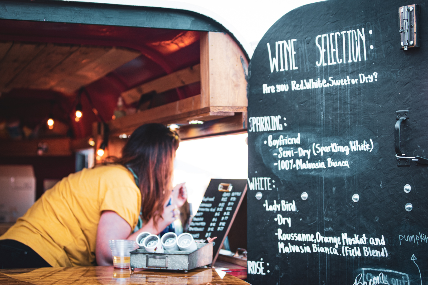2 swine saloon